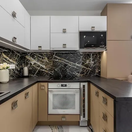 Luxurious Bajcsy Next To The Basilica * Boedapest