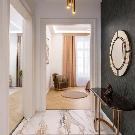 Appartement Luxurious Bajcsy Next To The Basilica Boedapest