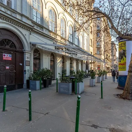 Luxurious Bajcsy Next To The Basilica Lejlighed Budapest